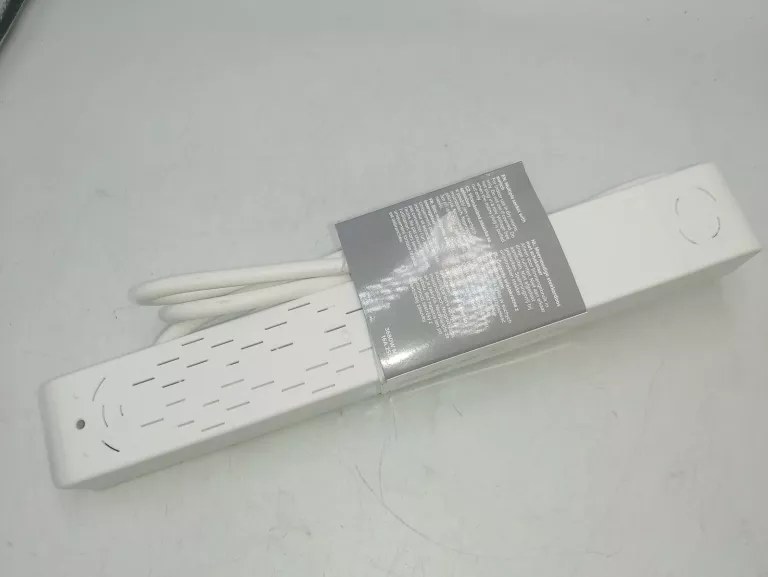 PRZEDŁUŻACZ PRO-MAX 6 GNIAZD 1,4M BIAŁY
