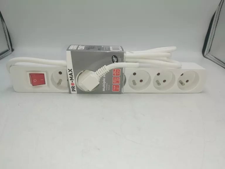 PRZEDŁUŻACZ PRO-MAX 6 GNIAZD 1,4M BIAŁY