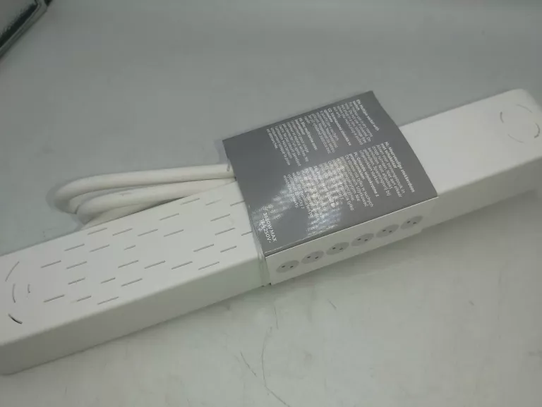 PRZEDŁUŻACZ PRO-MAX 6 GNIAZD 1,4M BIAŁY
