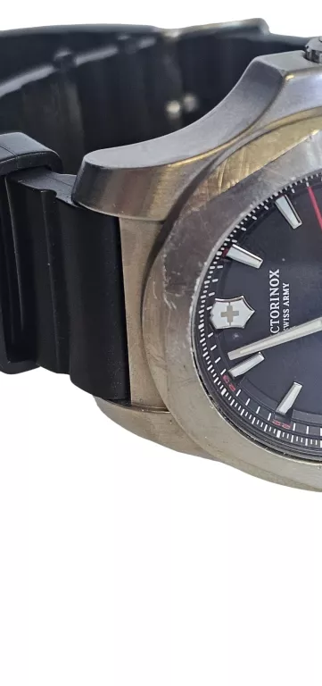 zegarek-victorinox-inox-2416821-material-paska-129219-3