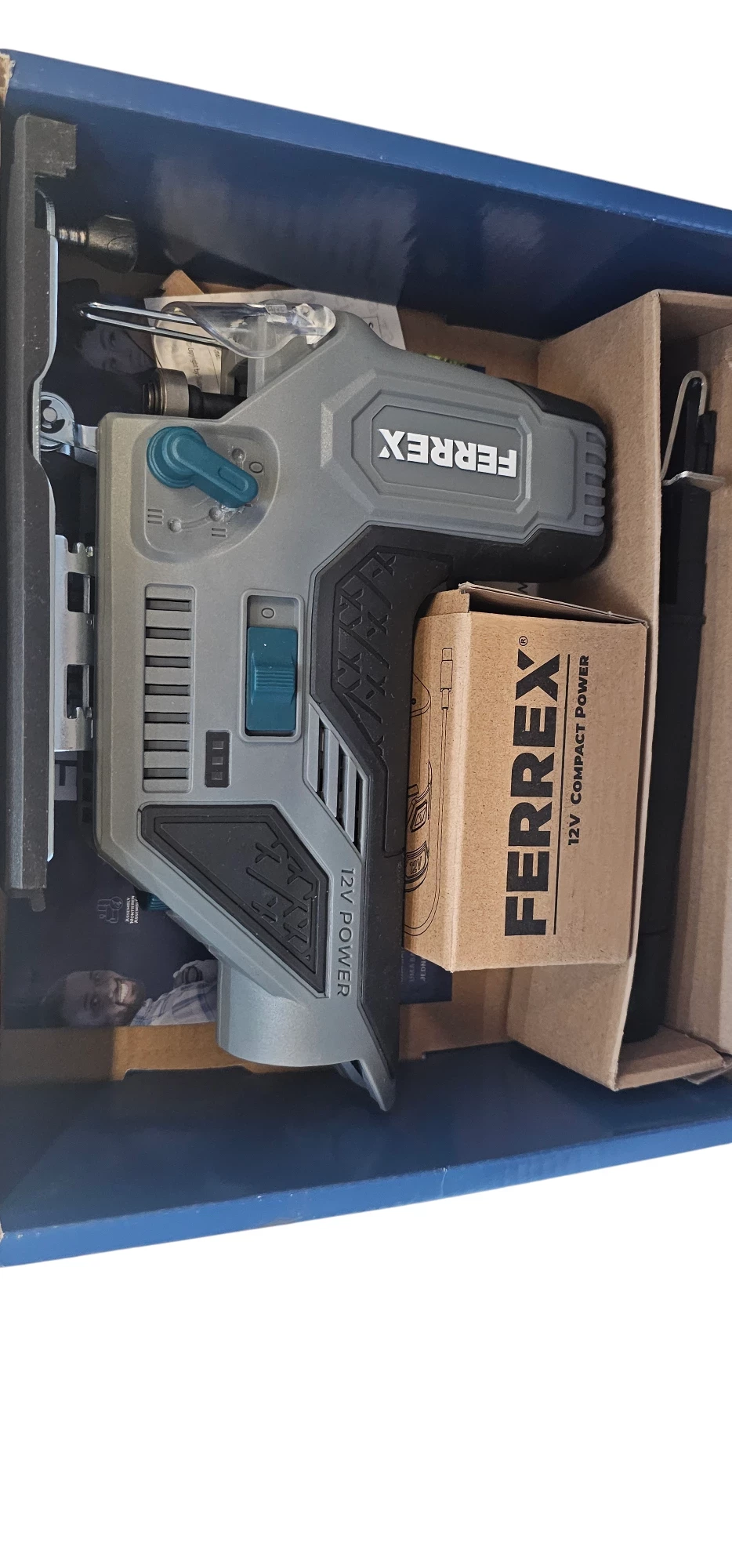 ferrex-akumulatorowa-wyrzynarka-12-v-zasilanie-209202-1769478