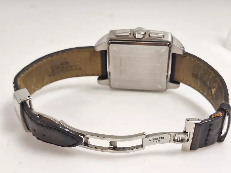 ZEGAREK TISSOT QUADRATO T005.517A
