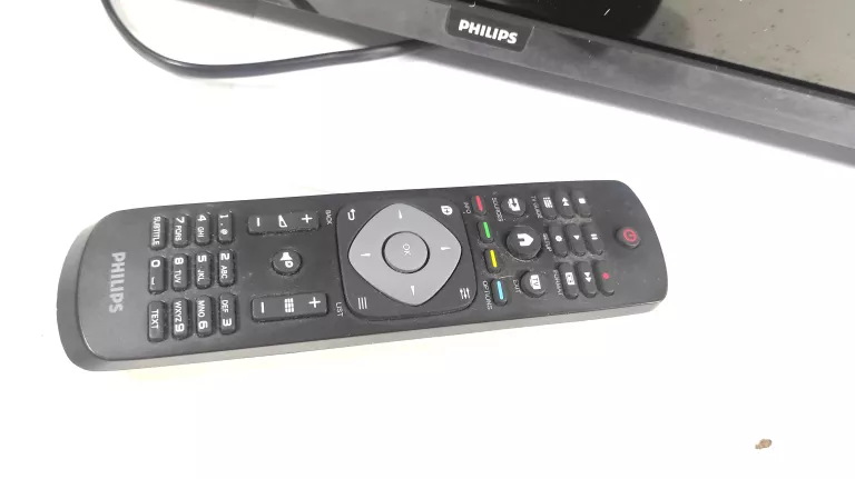 TELEWIZOR PHILIPS 32PHT4503/12M + PILOT