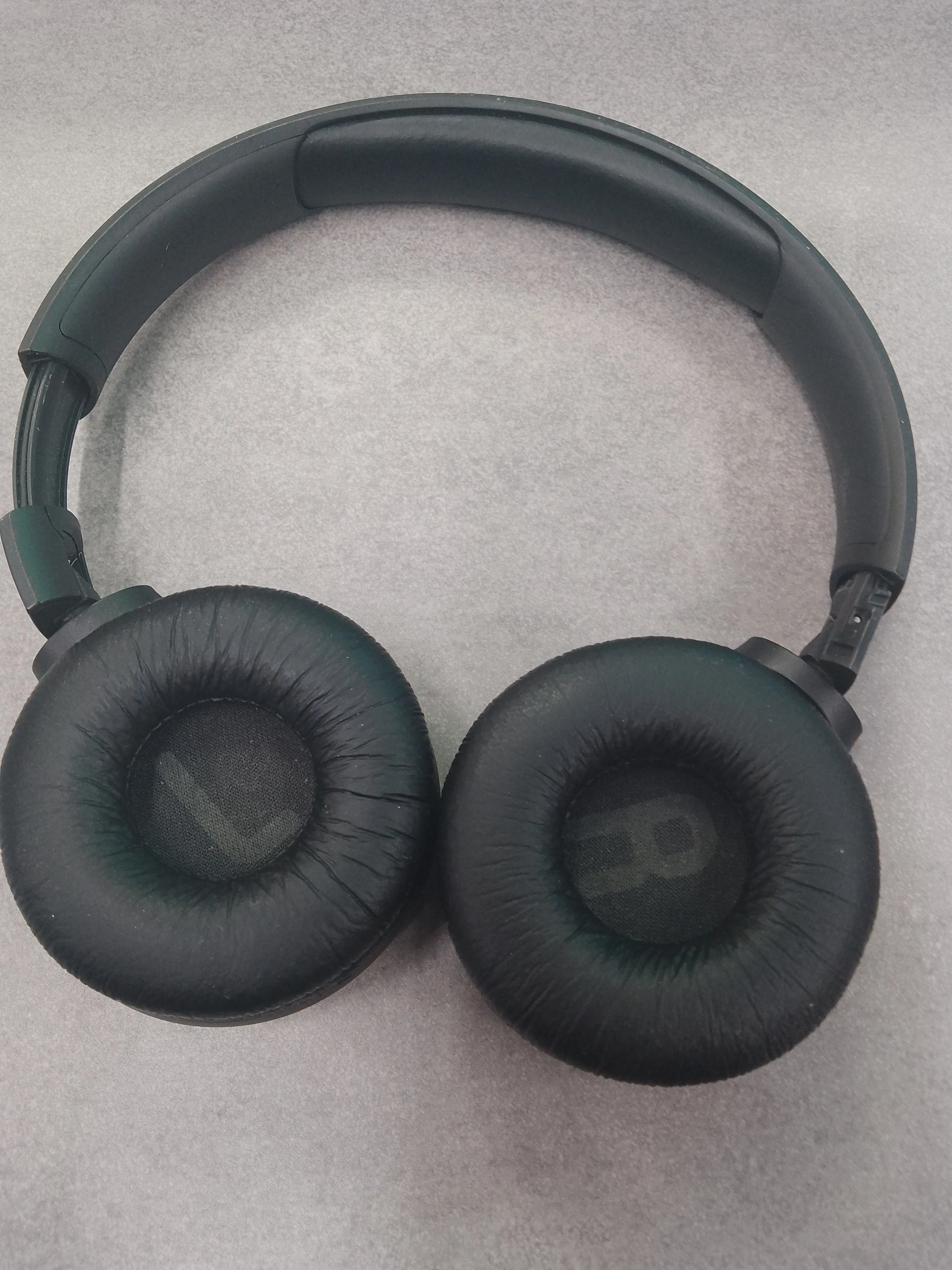 sluchawki-jbl-tune-560bt-stan-11323-2