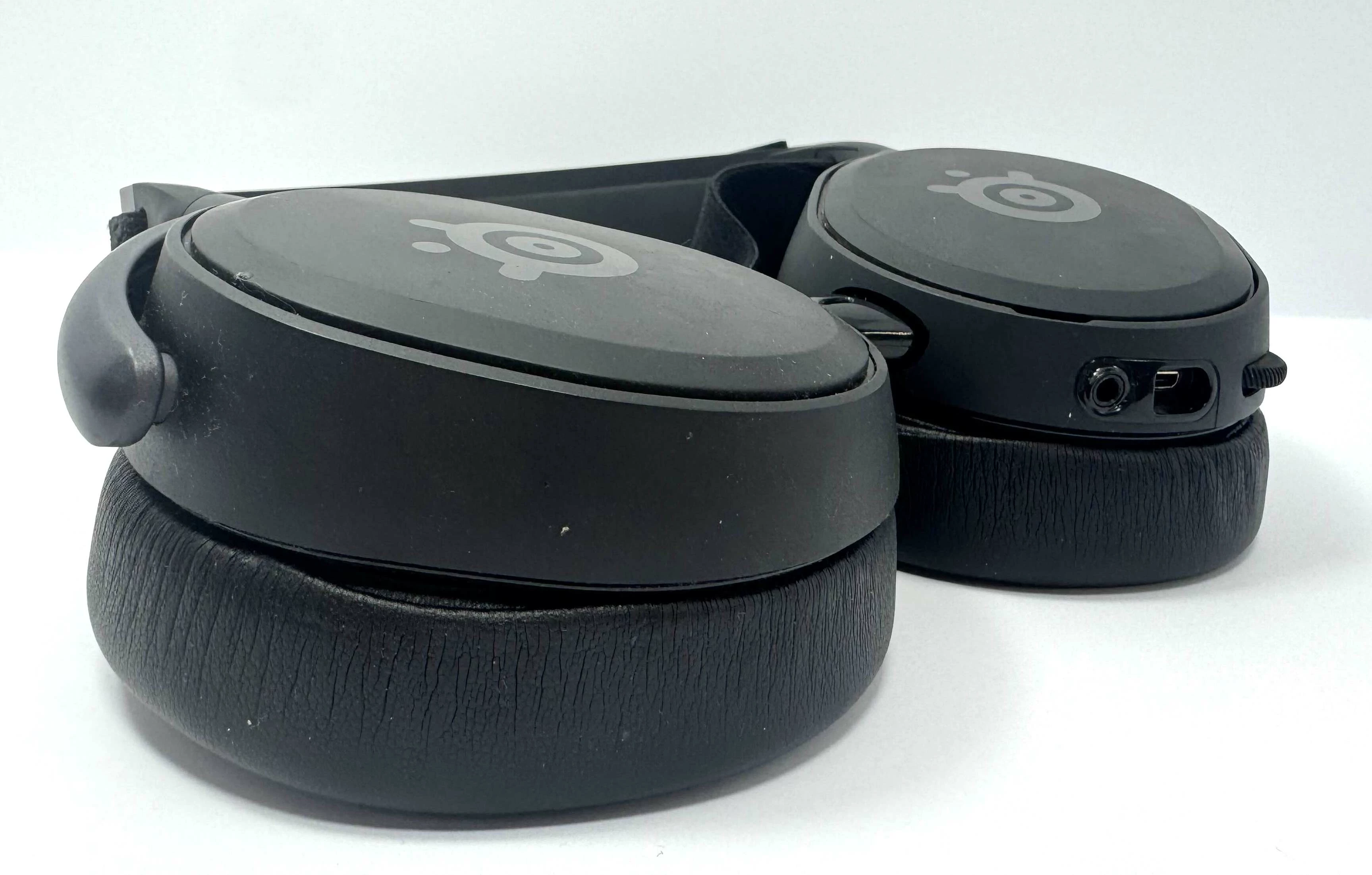 sluchawki-steelseries-arctis-prime-kolor-dominujacy-129357-3