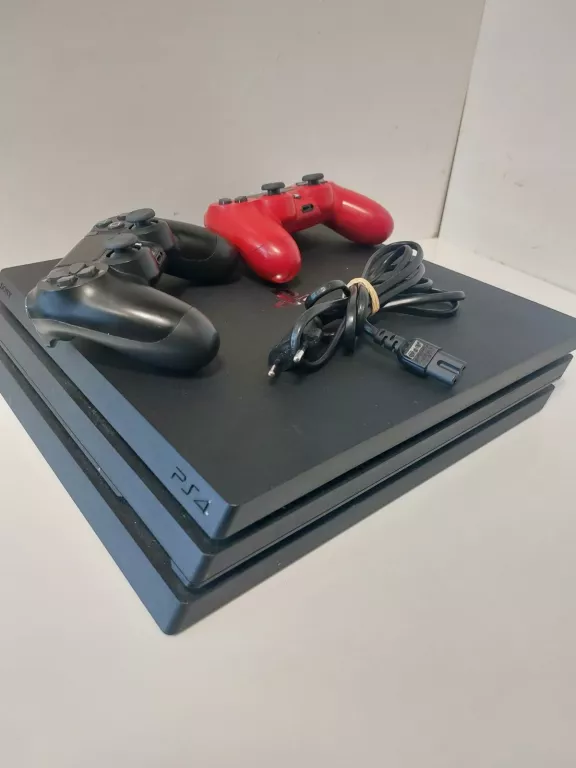 KONSOLA PS4 PRO 2 PAD+KABEL