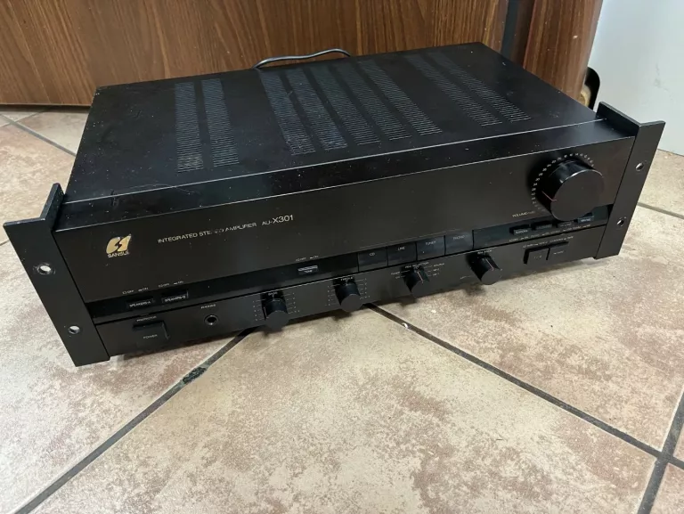 WZMACNIACZ SANSUI AU-X301