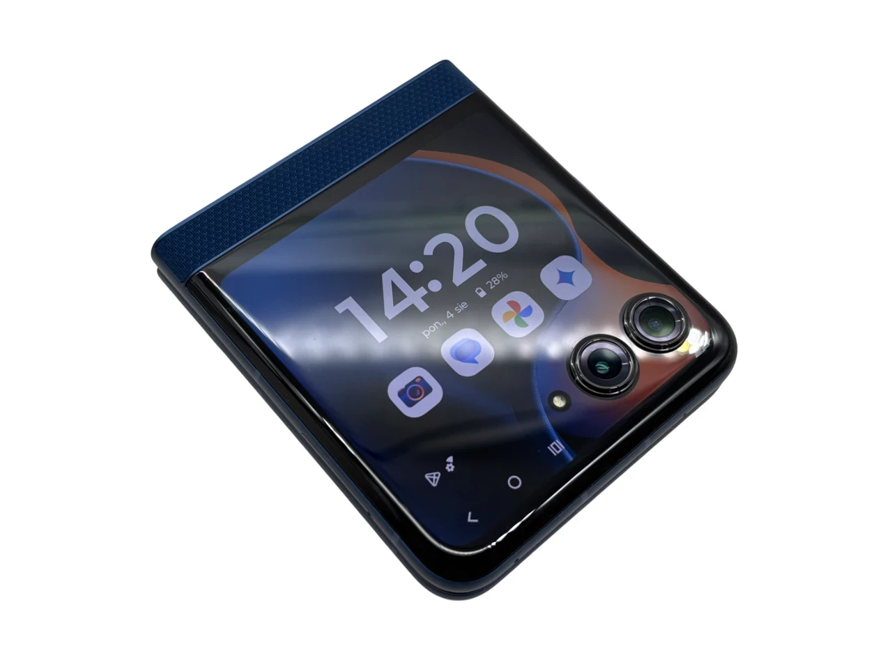 telefon-motorola-razr-60-8256gb-7-4500-mah-opis-pamiec-ram-202865-214113