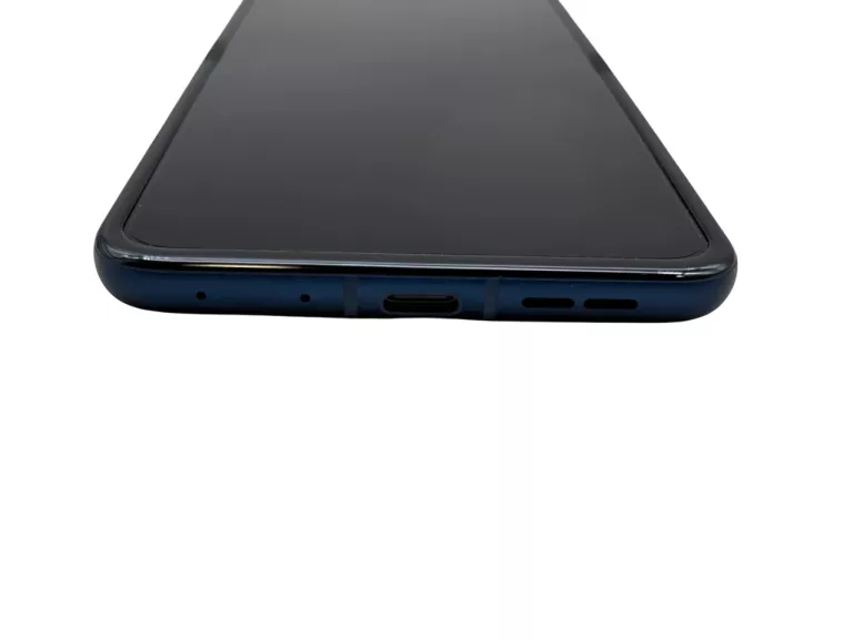 telefon-motorola-razr-60-8256gb-7-4500-mah-opis-wbudowana-pamiec-202869-214185