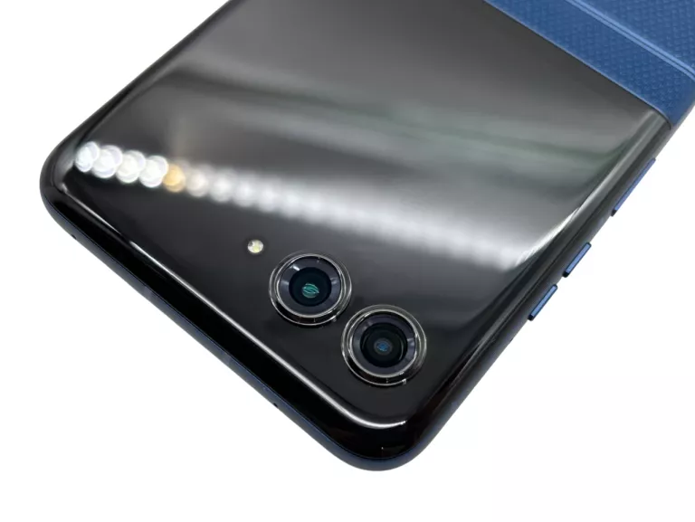 TELEFON MOTOROLA RAZR 60 8/256GB 7" 4500 MAH - OPIS