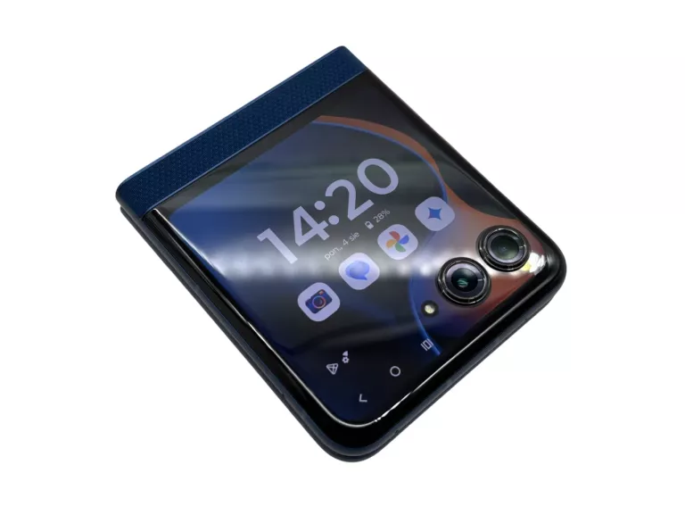 TELEFON MOTOROLA RAZR 60 8/256GB 7" 4500 MAH - OPIS