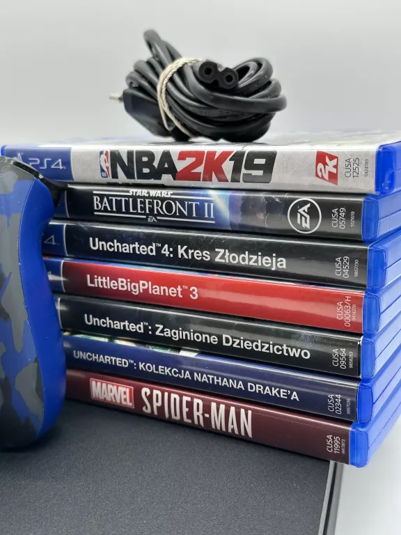 KONSOLA PS4 SLIM 1TB 2 PADY ZESTAW GIER