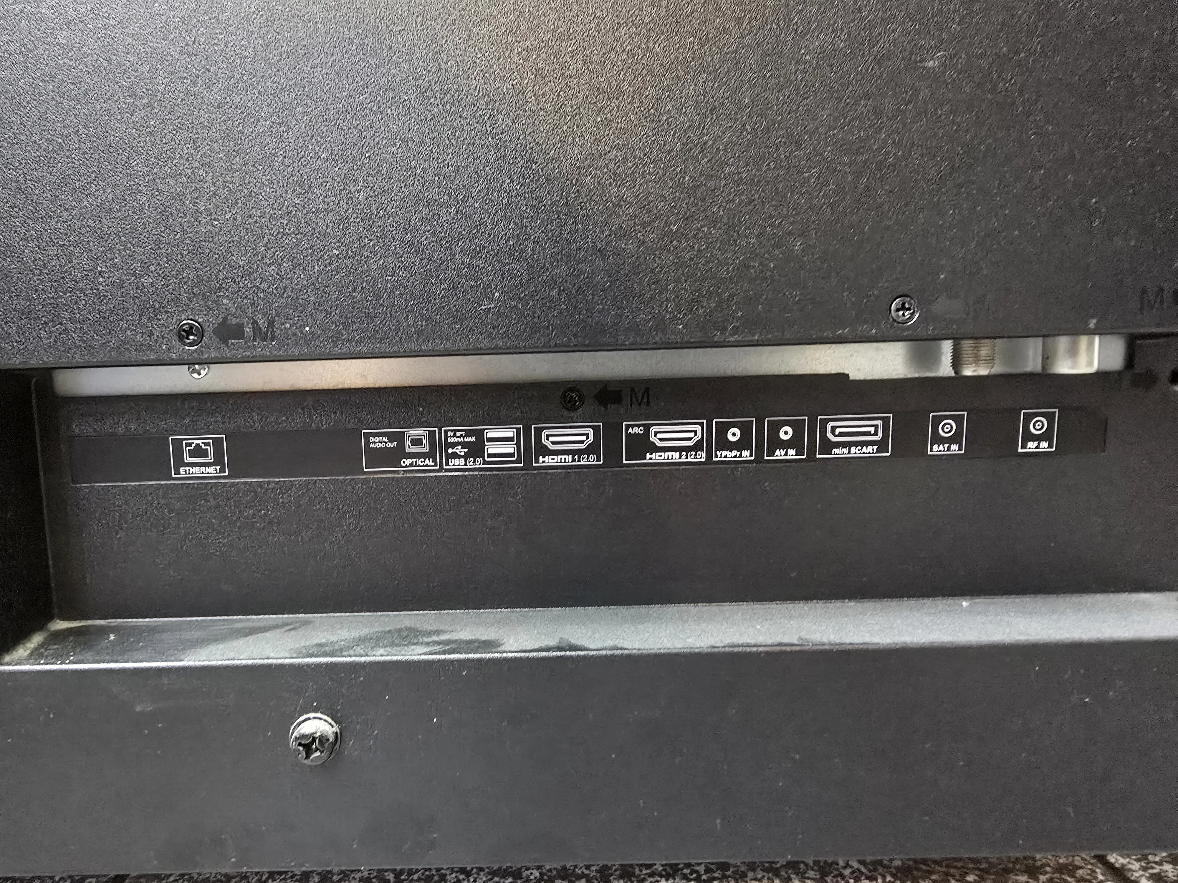 telewizor-sharp-43ui7552e-43-led-4k-opis-typ-telewizora-211486-250142