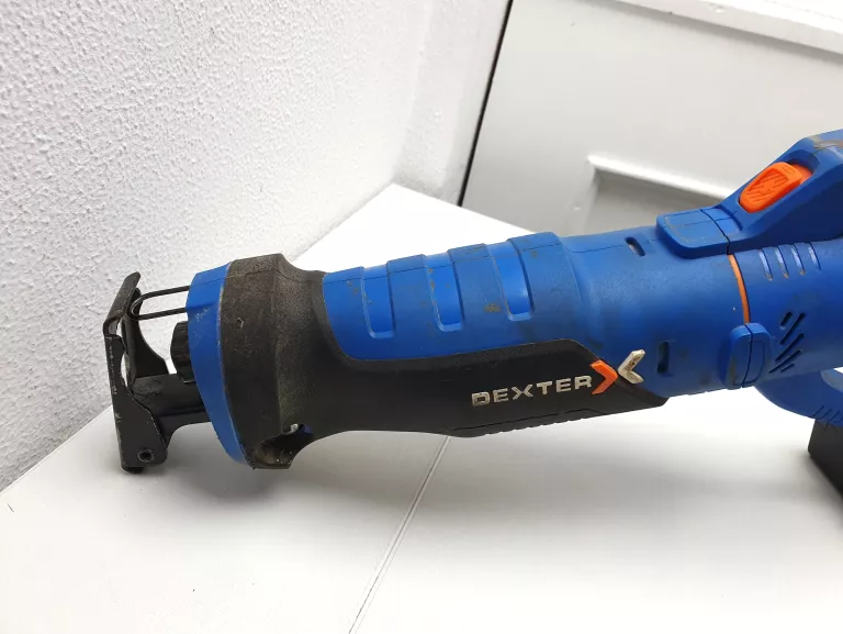 PIŁA SZABLASTA DEXTER 20VRPS2 AKU X 2 ŁADOWARKA