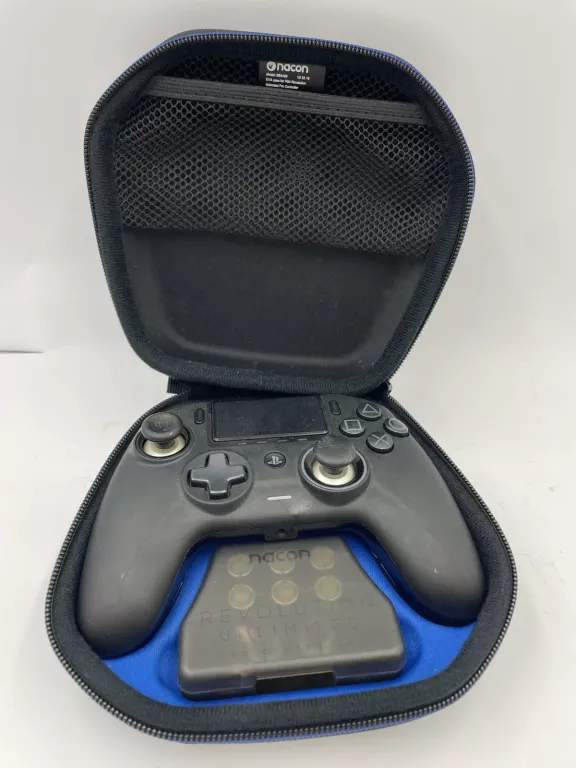 pad-nacon-revolution-unlimited-etui-niepodleglosci-26-czechowice-milz-2