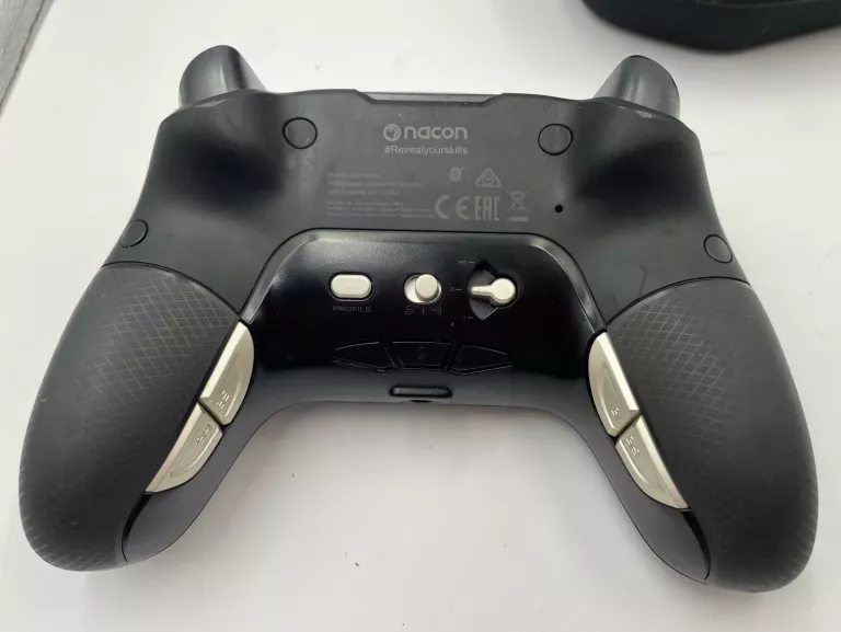 pad-nacon-revolution-unlimited-etui-stan-11323-2