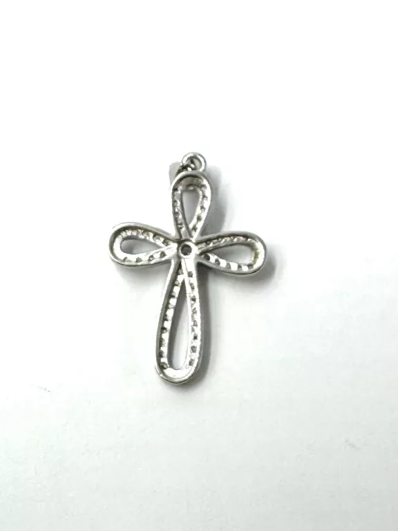 srebrna-zawieszka-krzyzyk-material-15835-4