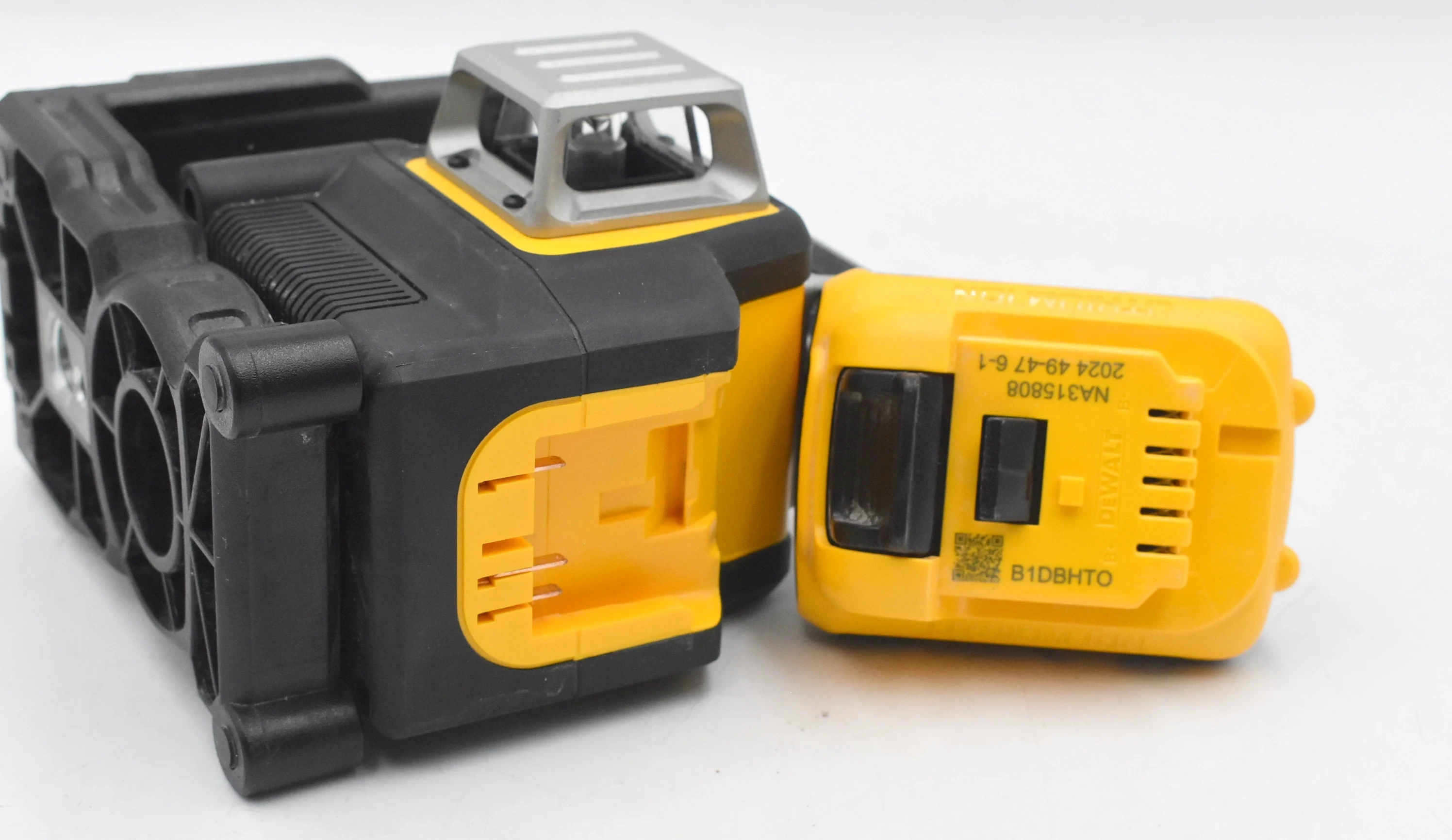 laser-krzyzowy-dewalt-dce089-akumulator-kod-producenta-dce089d1g18