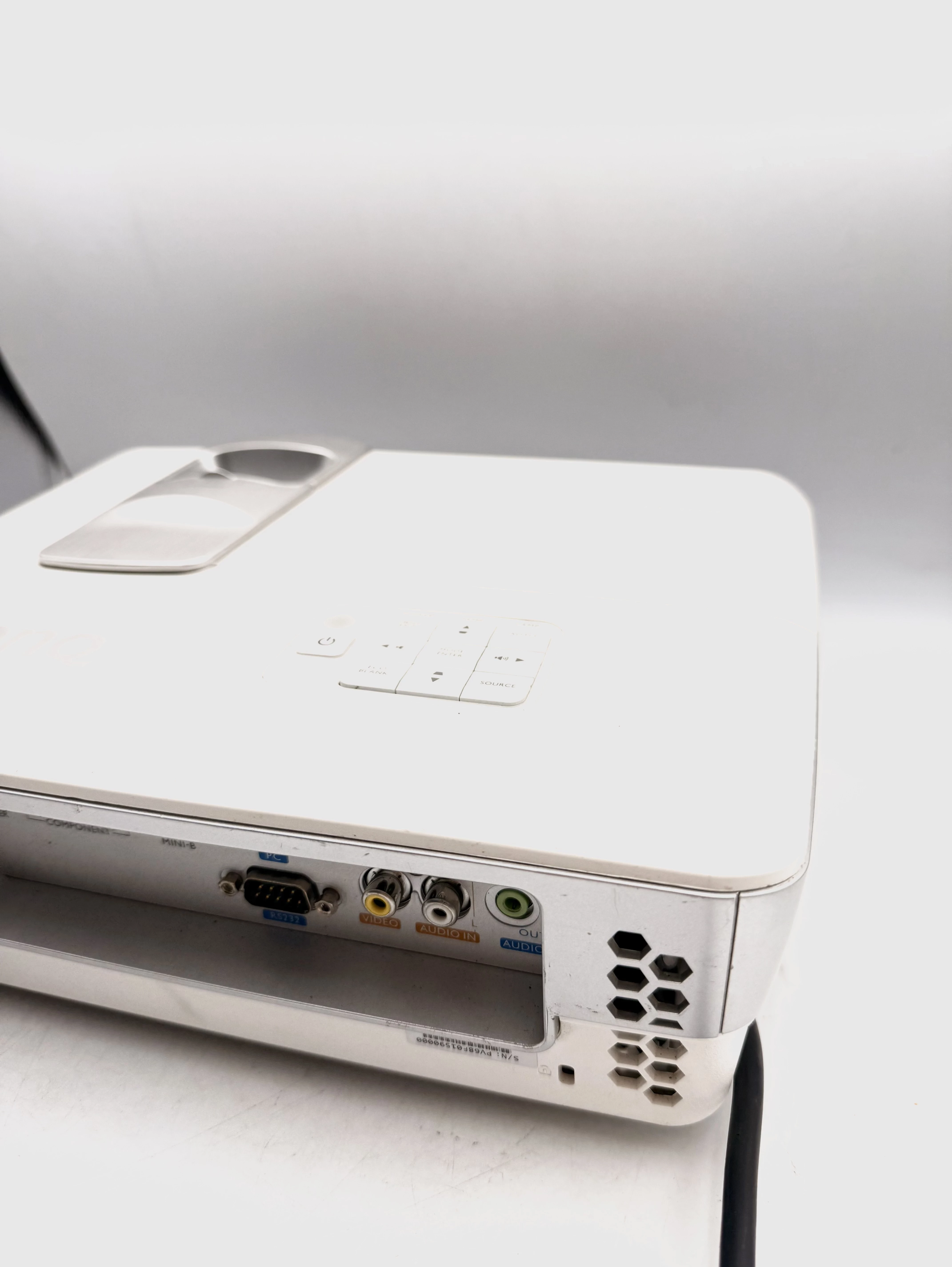 projektor-benq-w1070-dlp-jasnosc-lampy-ansi-2000