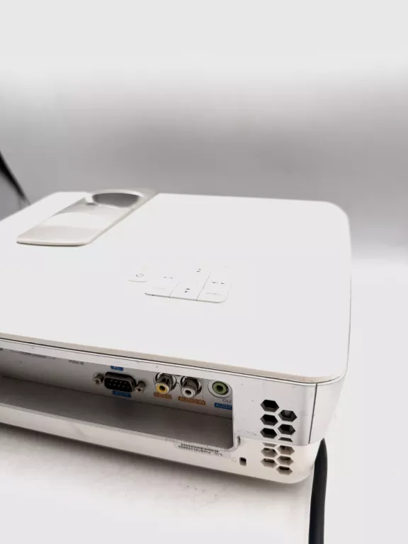 projektor-benq-w1070-dlp-jasnosc-lampy-ansi-2000