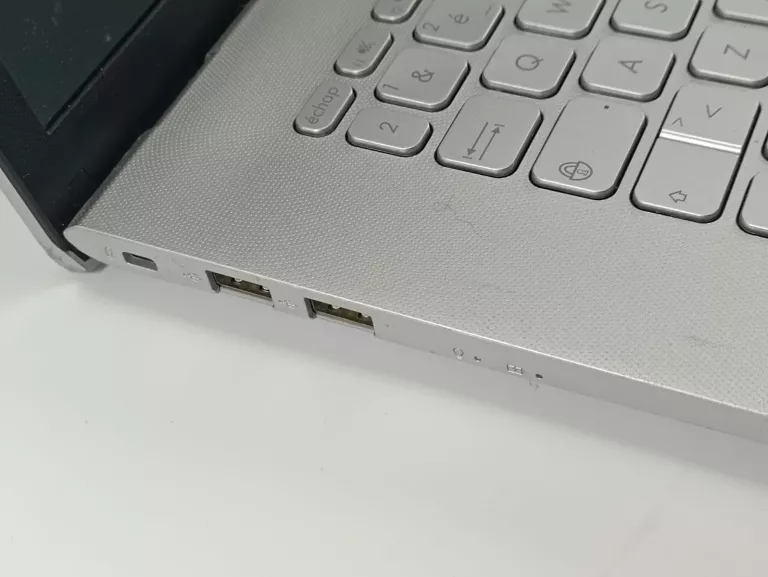 LAPTOP ASUS VIVOBOOK 17 17,3 " INTEL CORE I3 8 GB / 512 GB SREBRNY