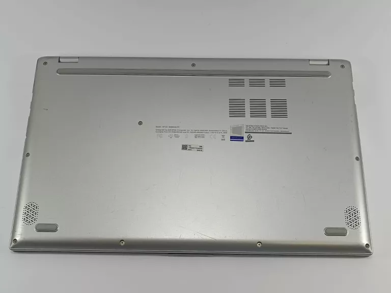 LAPTOP ASUS VIVOBOOK 17 17,3 " INTEL CORE I3 8 GB / 512 GB SREBRNY