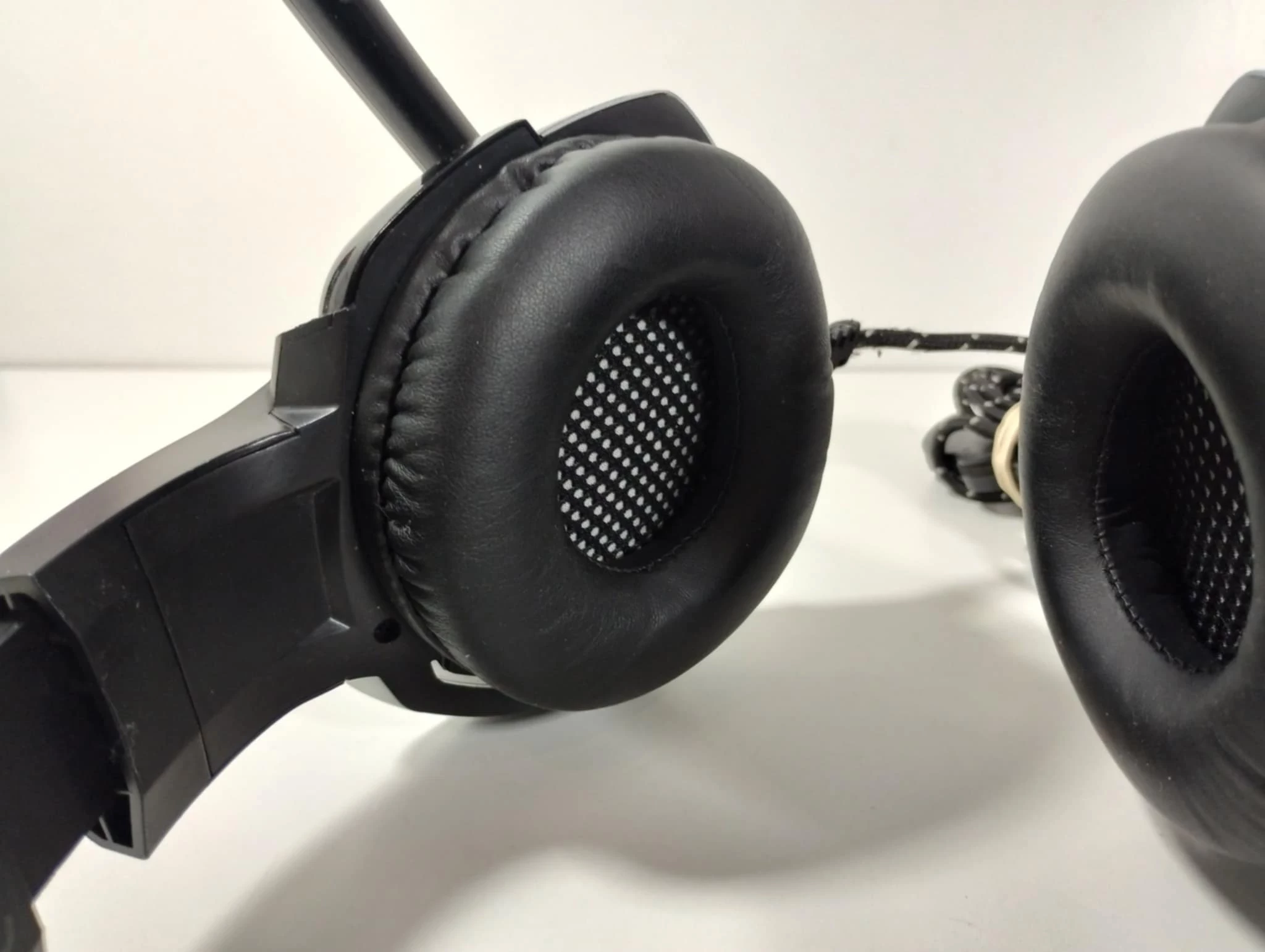 sluchawki-gamingowe-modecom-volcano-mc-859-model-250441-1920803