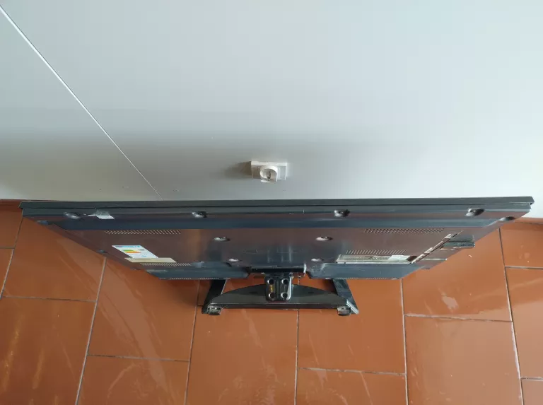 TELEWIZOR - LG 37LM620S + PILOT + ZASILACZ