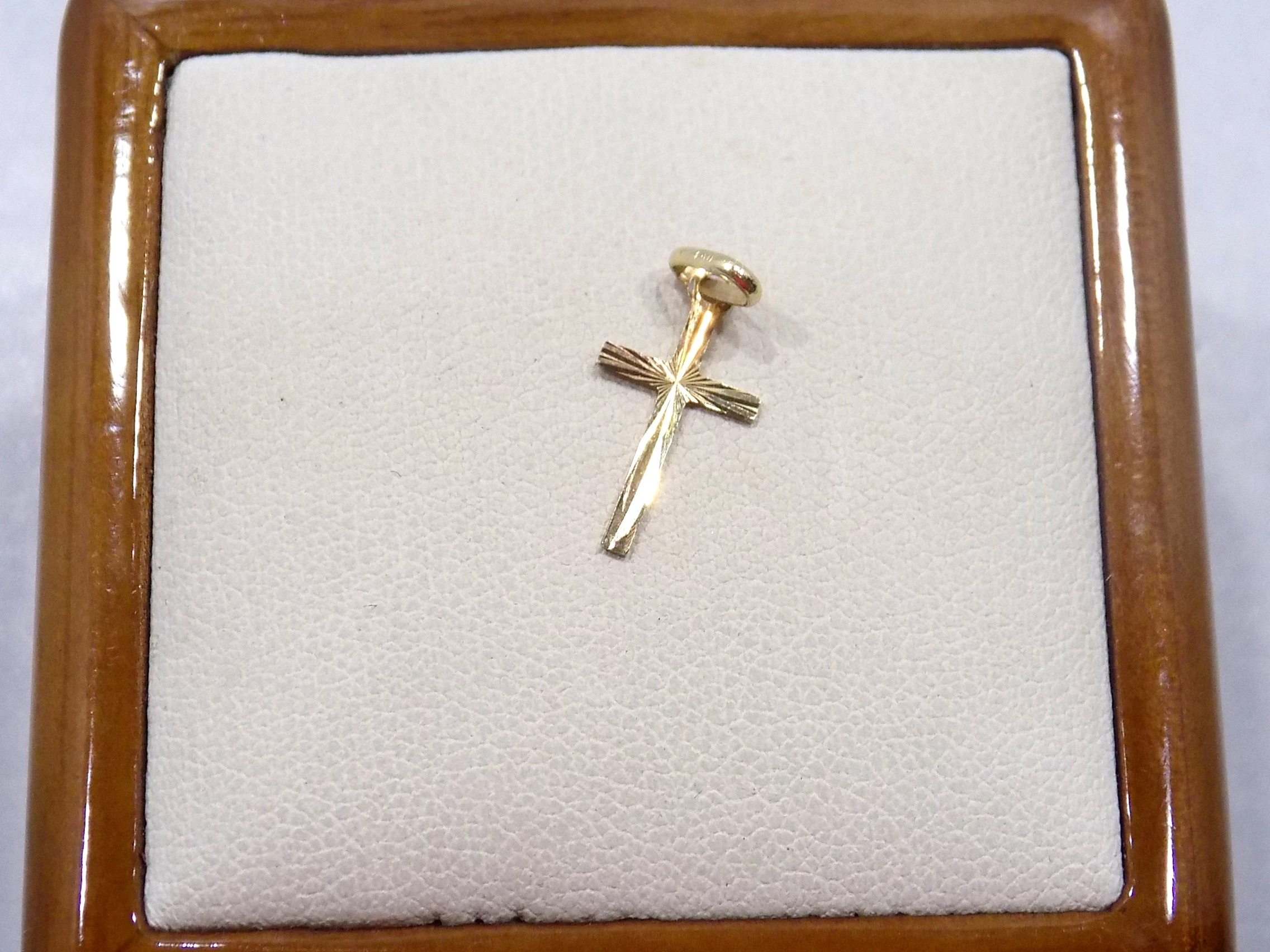 krzyzyk-zloty-waga-ok-027g-proba-585-wyzwolenia-28-ozimek