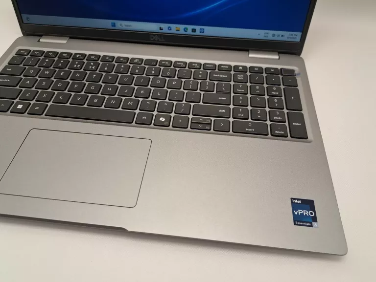 LAPTOP DELL LATITUDE 5550 15,6 I5 16GB 512GB WIN11