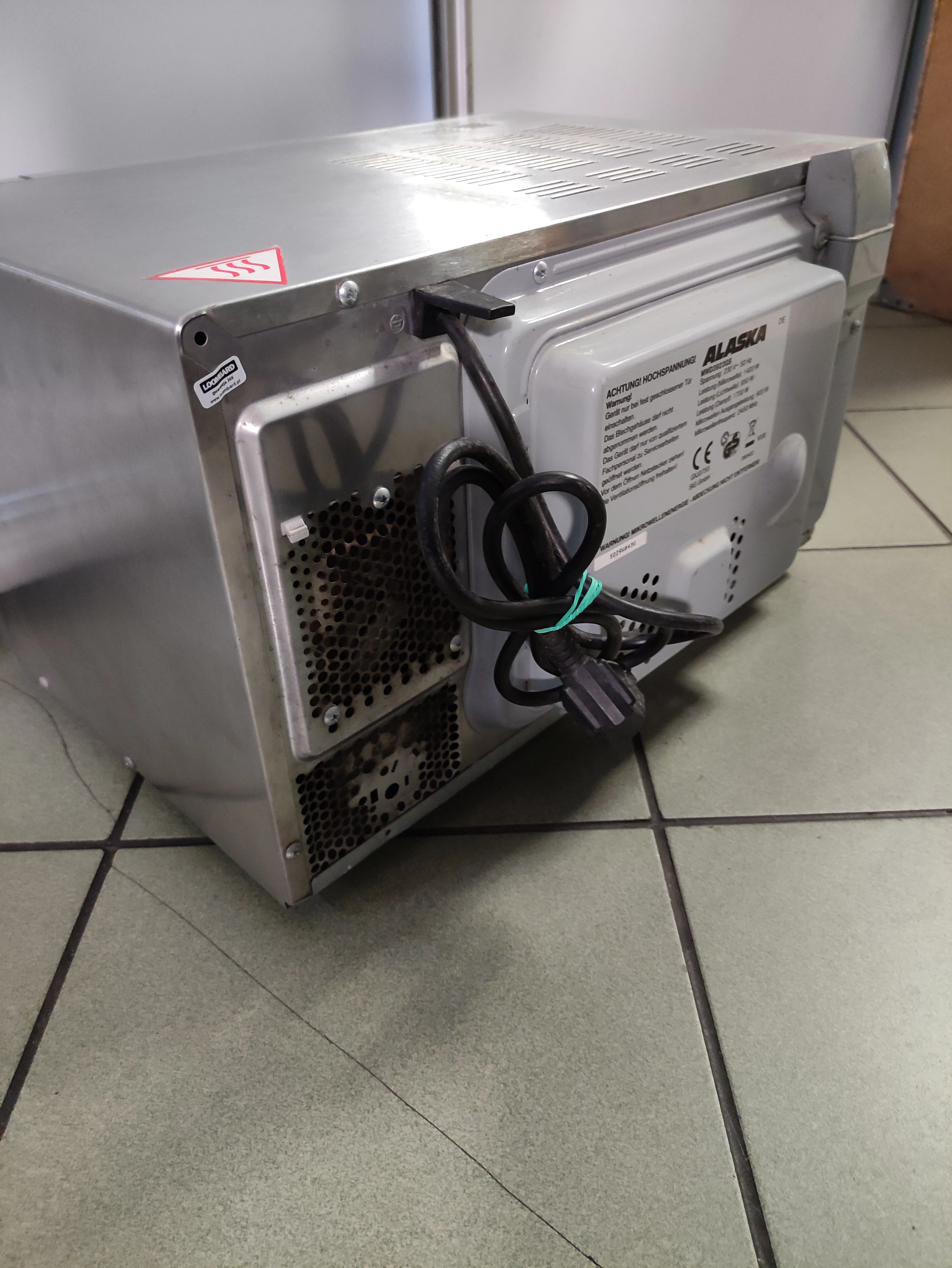 kuchenka-mikrofalowa-beztalrzowa-alaska-mwd3923gs-ean-gtin-4894096320458