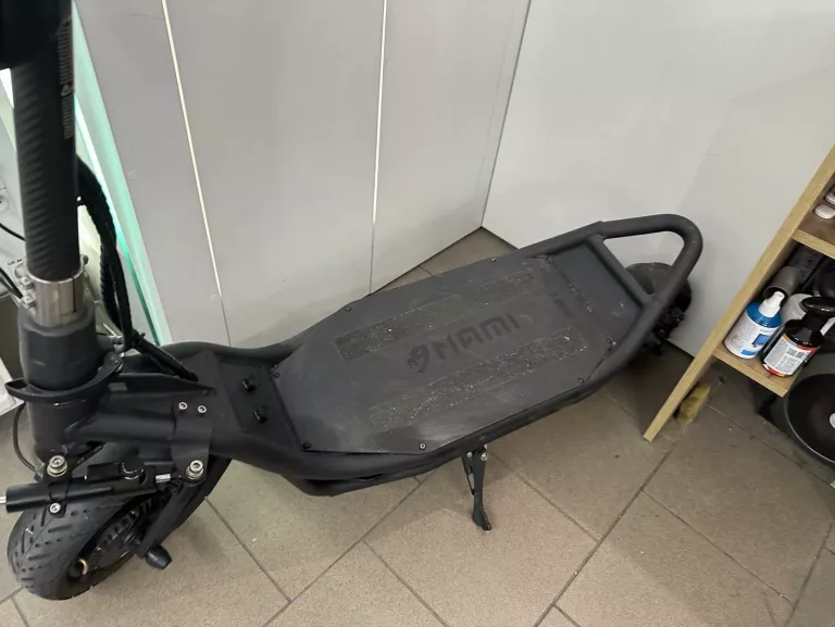 ELEKTRYCZNA HULAJNOGA NAMI BURN-E VIPER LITE 28AH ŁADOWARKA