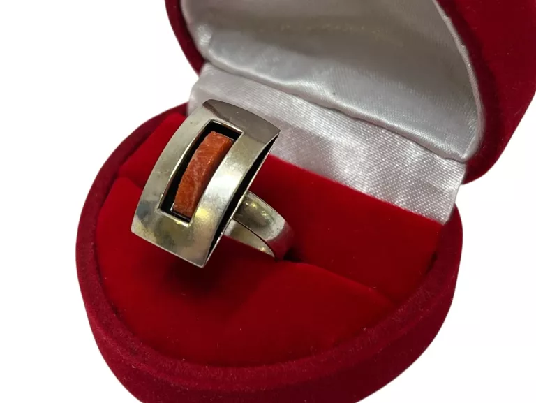 ELEGANCKI, SREBRNY PIERŚCIONEK Z OCZKIEM 4,35G/P.925/ROZMIAR 11