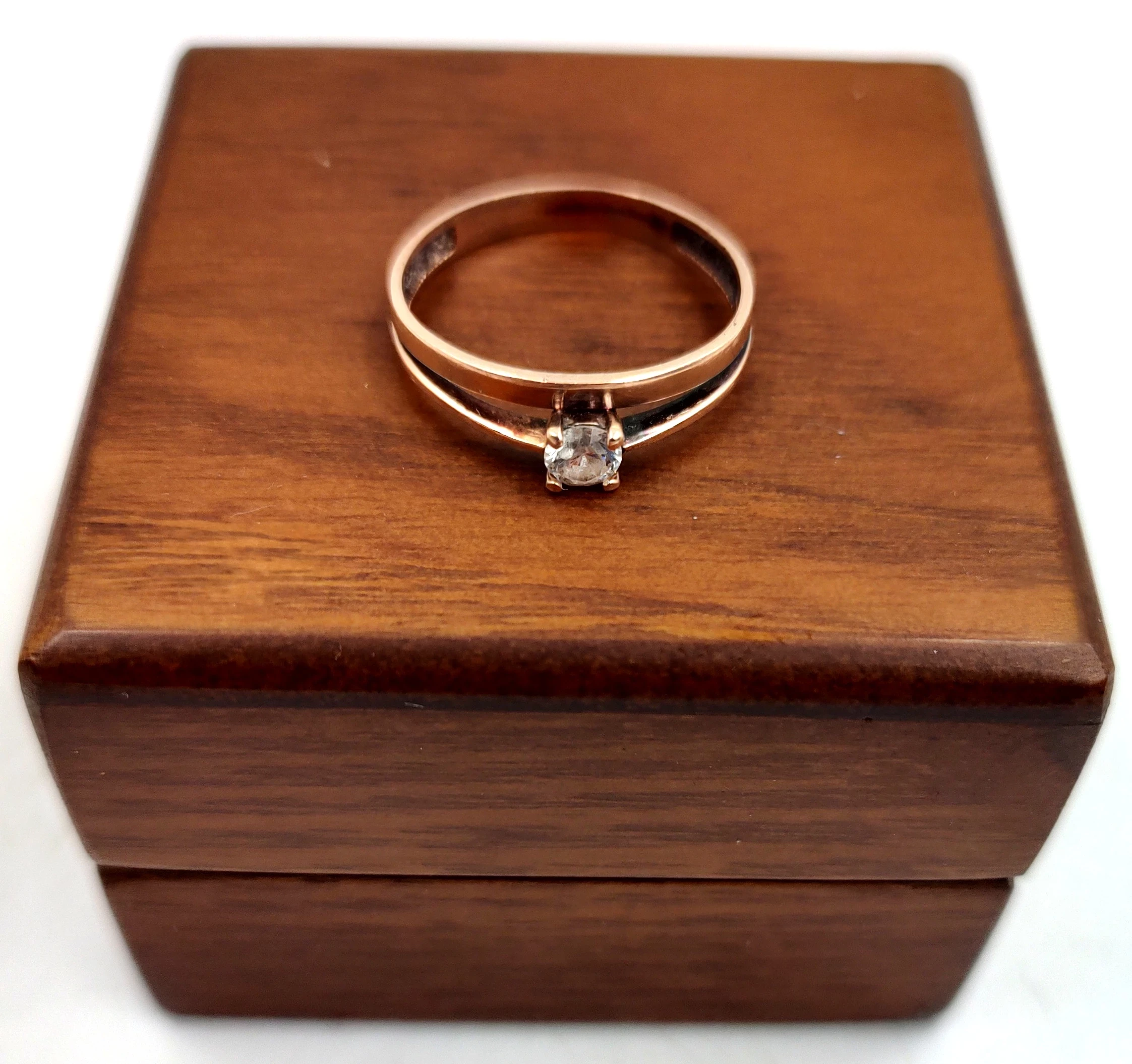 piekny-zloty-pierscionek-196g585-rodzaj-2205-2