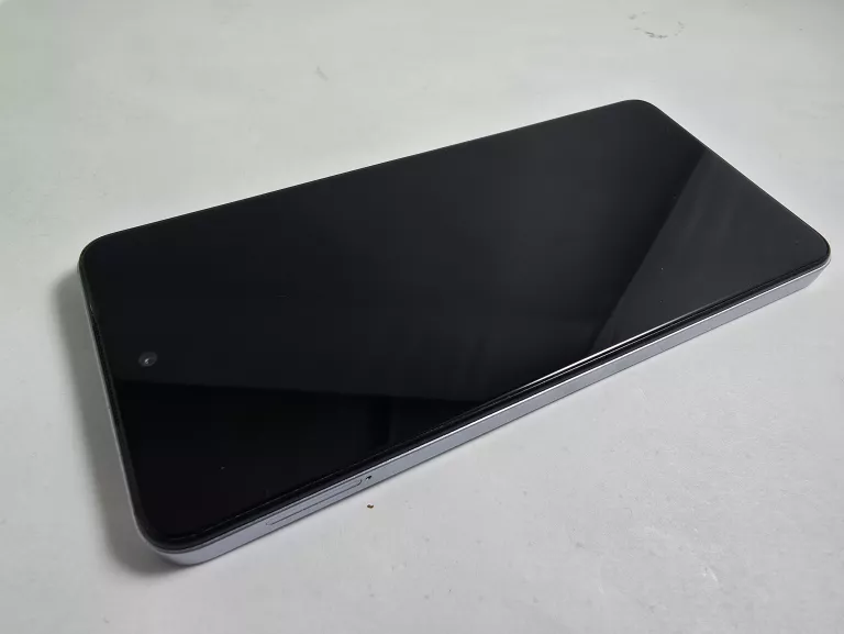 SMARTFON INFINIX SMART 8 3/64GB 6.6" 90HZ