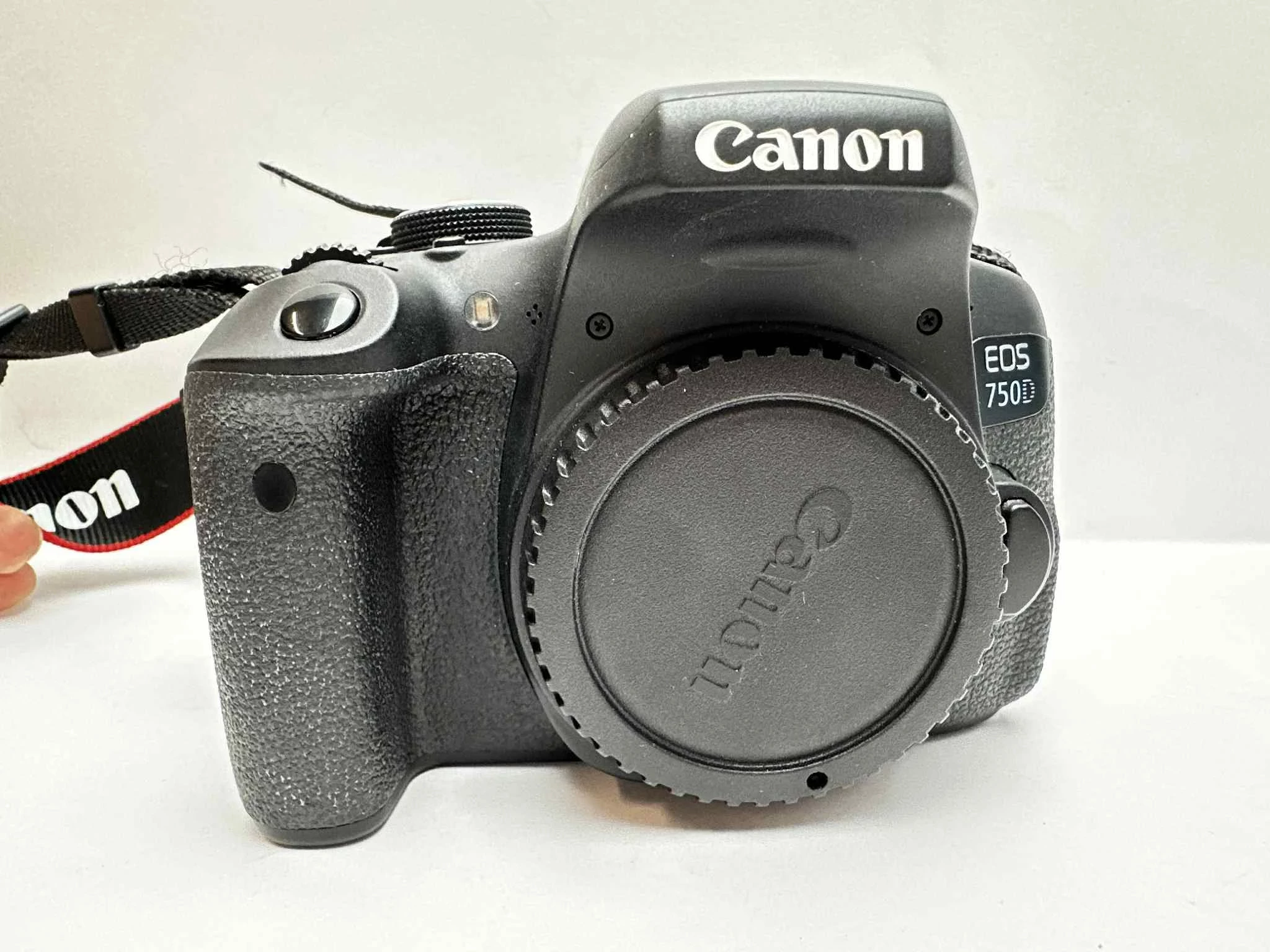 aparat-canon-eos-750d-obiektyw-18-55mm-w-zestawie-814-2