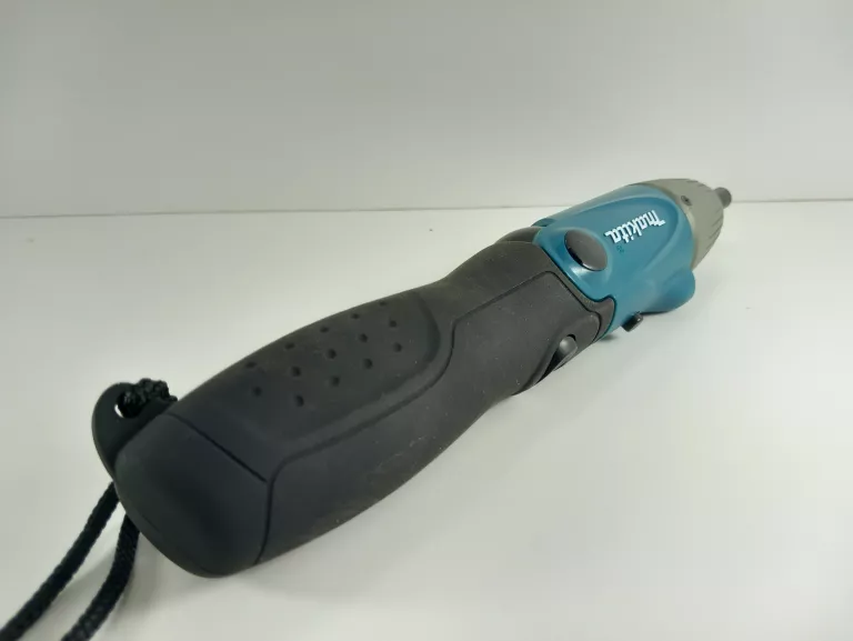 MAKITA 6723DW WKRĘTAK AKUMULATOROWY Z AKCESORIAMI W WALIZCE