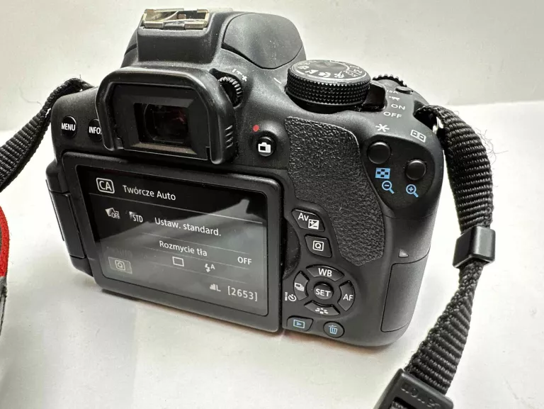 aparat-canon-eos-750d-obiektyw-18-55mm-ean-gtin-8714574627977