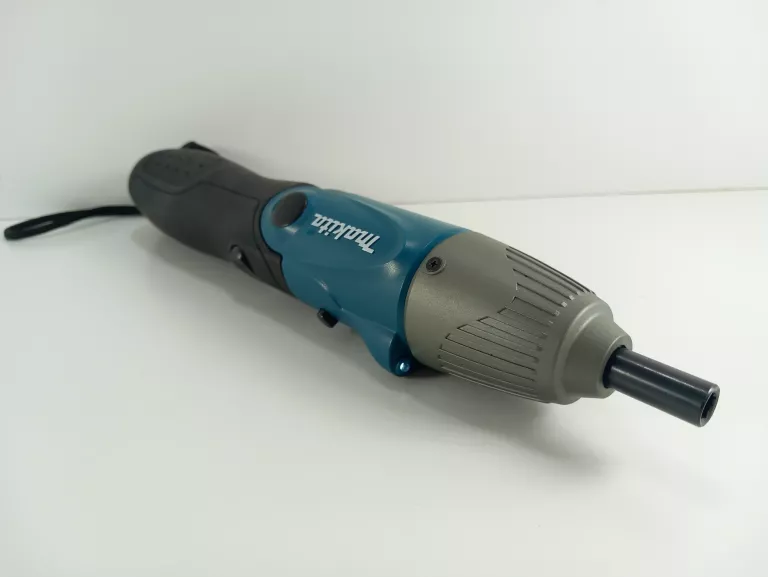 MAKITA 6723DW WKRĘTAK AKUMULATOROWY Z AKCESORIAMI W WALIZCE