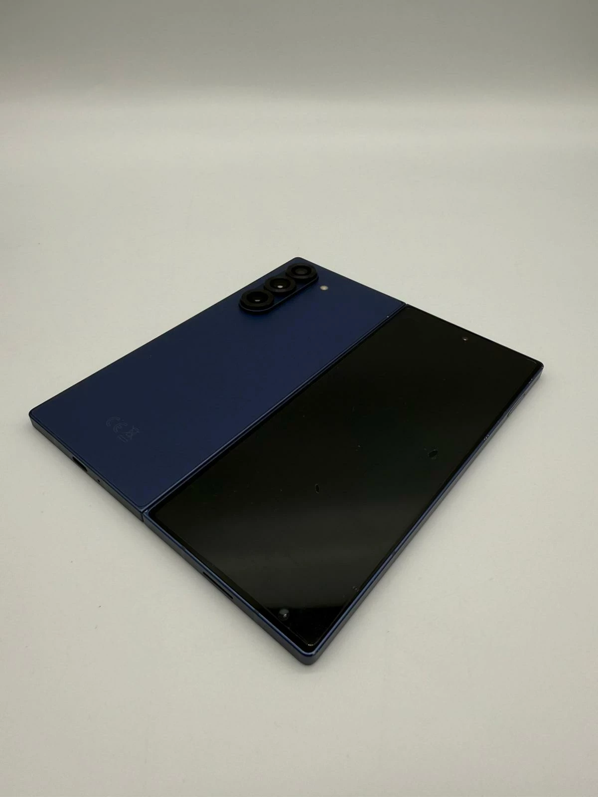 telefon-samsung-galaxy-z-fold6-12gb512gb-pudelko-przekatna-ekranu-63