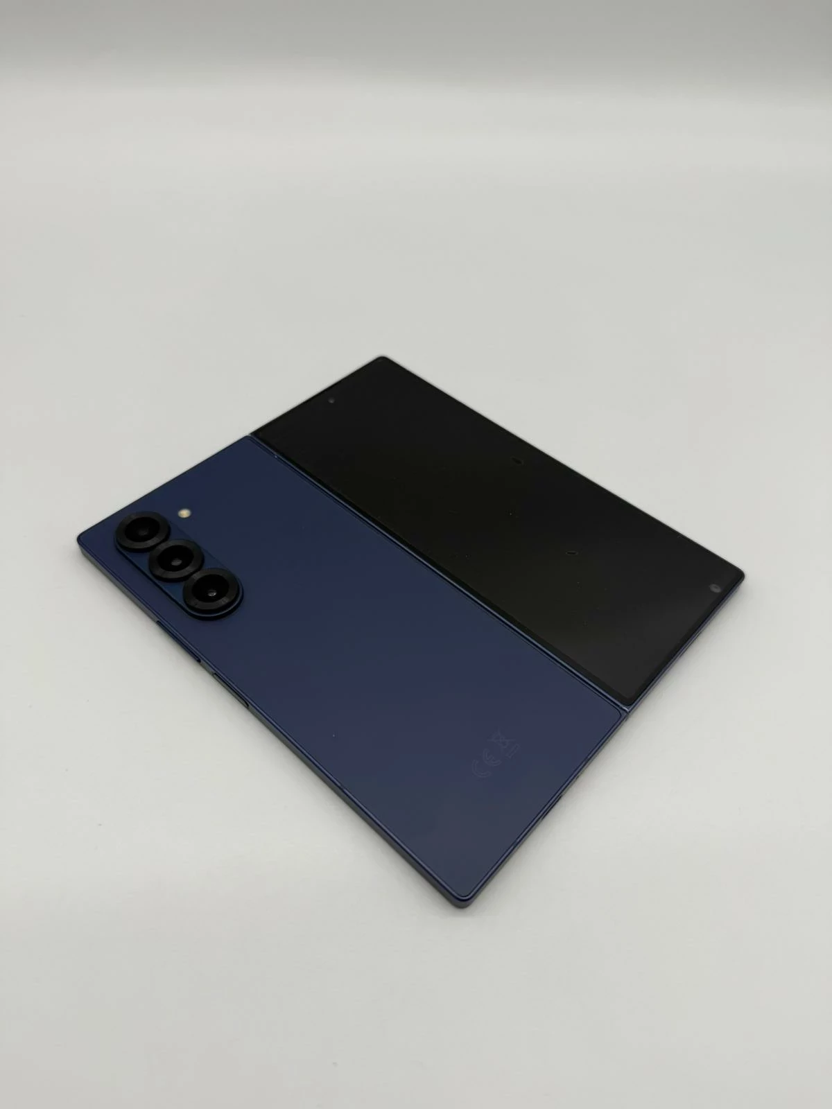 telefon-samsung-galaxy-z-fold6-12gb512gb-pudelko-ean-gtin-8806095616476