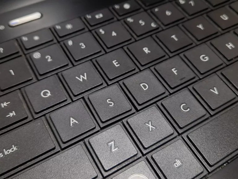 LAPTOP COMPAQ PRESARIO CQ58 AMD E-300 4GB 500GB W10