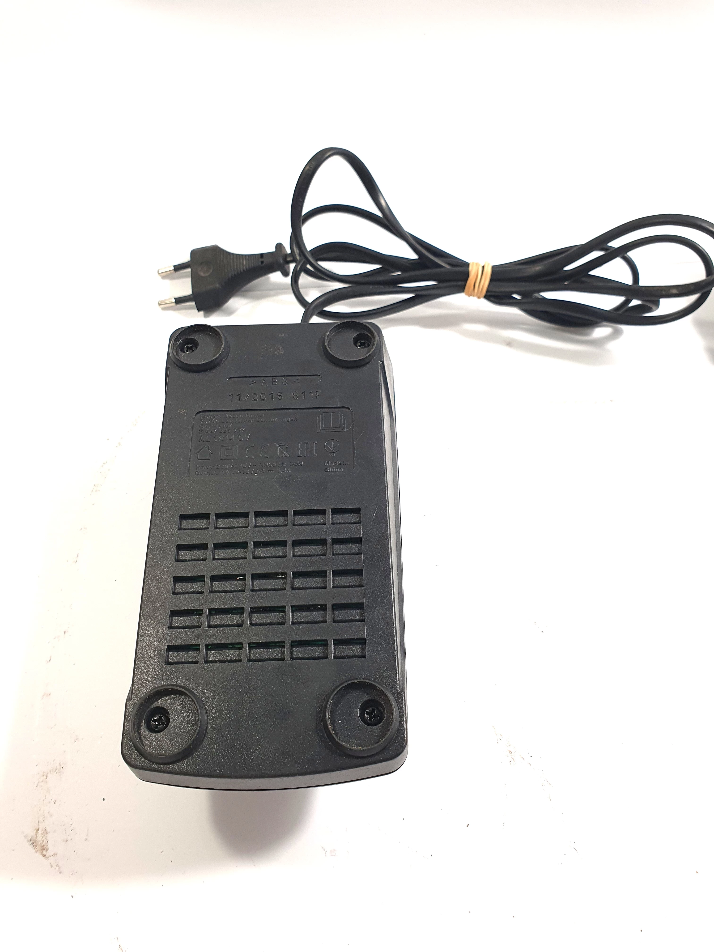 bosch-ladowarka-al-1814-cv-li-ion-144v-i-18v-ean-gtin-4059952547961