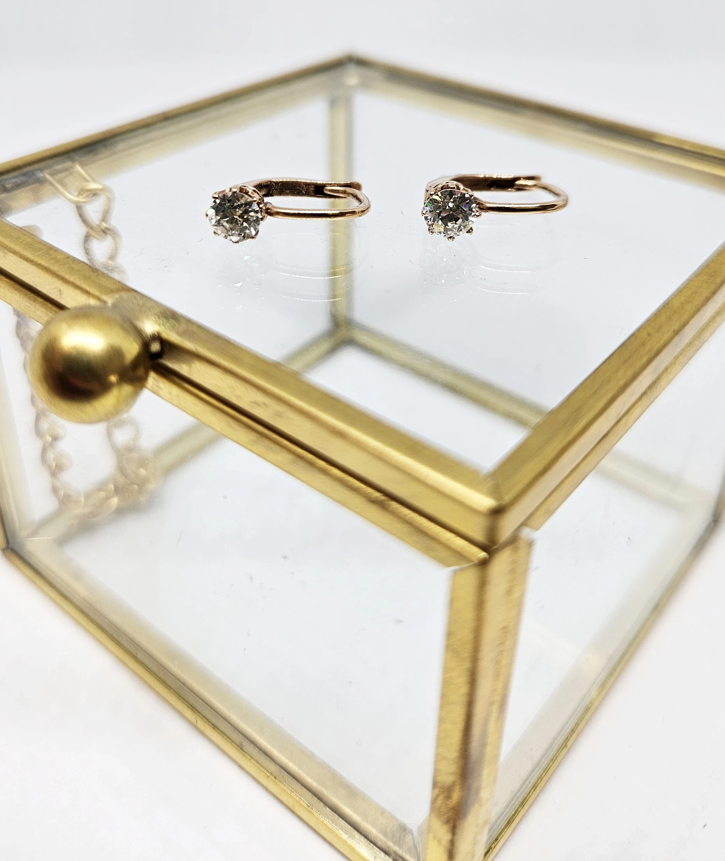 zlote-kolczyki-z-brylantami-156-g-proba-585-stan-11323-2