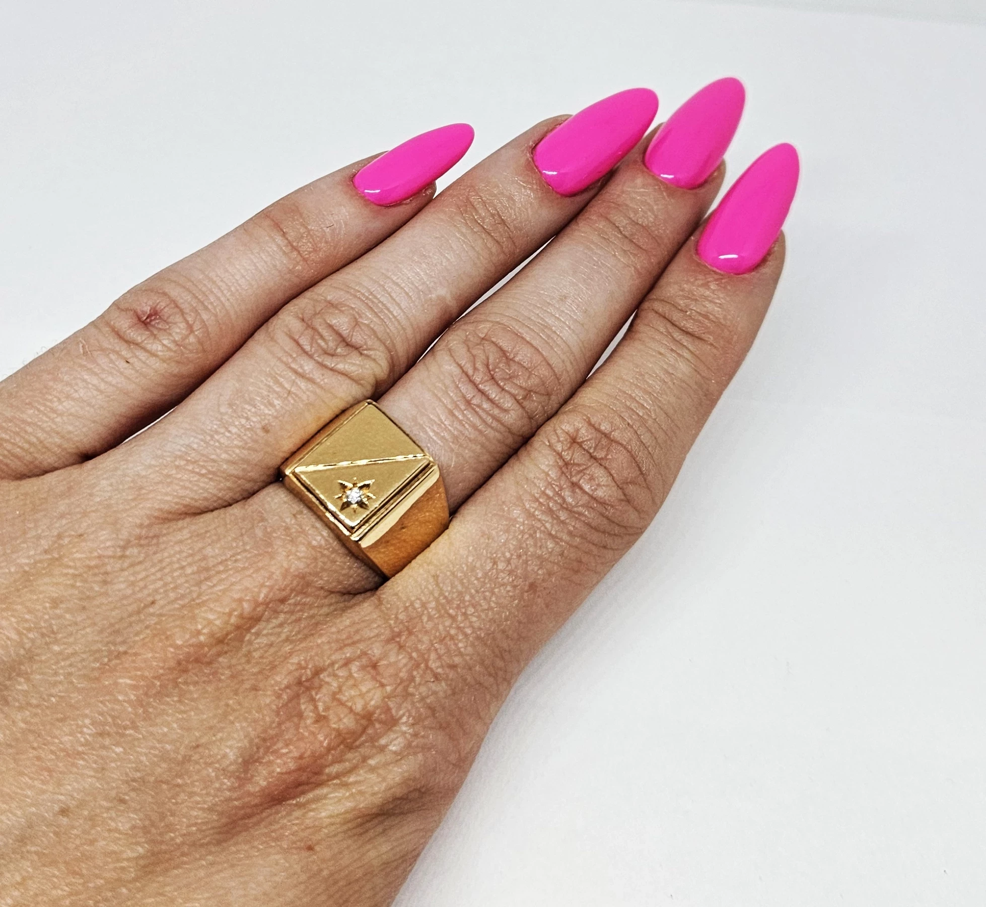 zloty-sygnet-z-brylantami-1574-g-proba-750-plac-wolnosci-10-konin