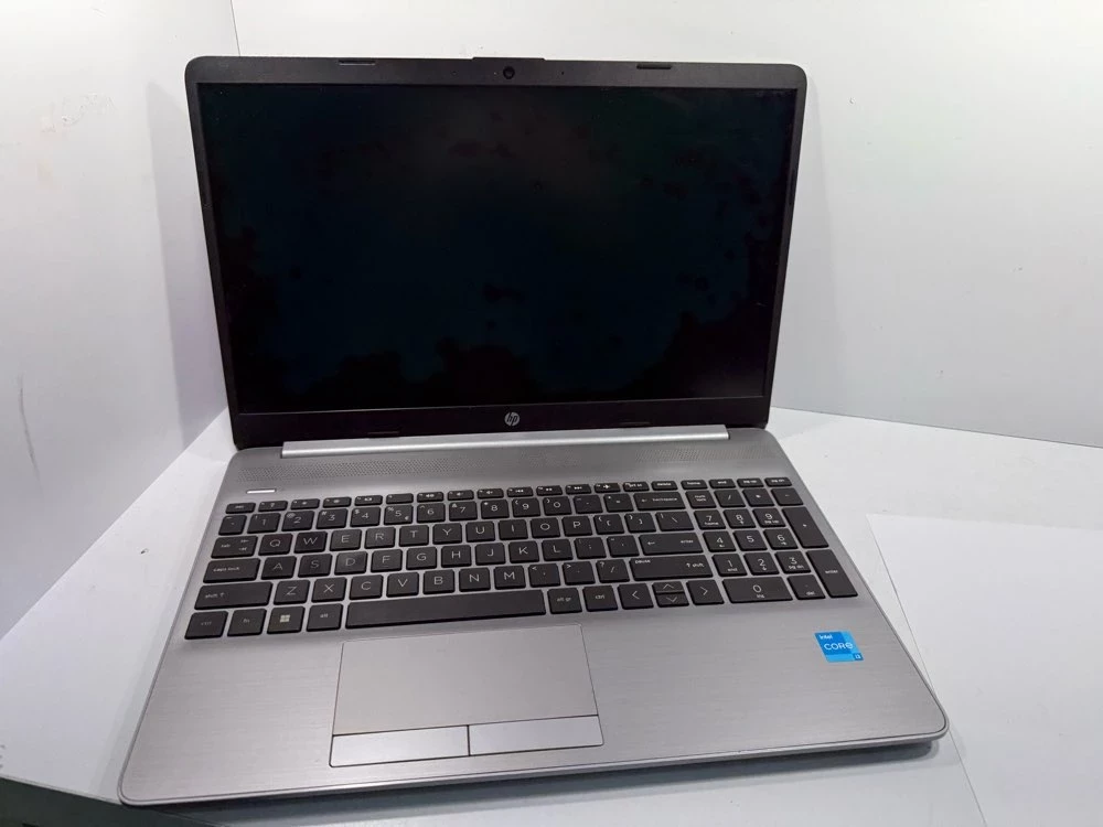 laptop-hp-notebook-250-g8-i38gb-karton-wojska-polskiego-112-swiecie