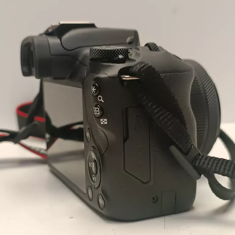 APARAT CANON EOS R100 + RF-S 18-45MM F/4.5-6.3 IS STM