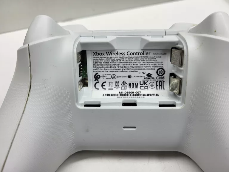 KONSOLA XBOX ONE S 1TB + 2 PADY