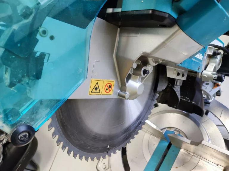 PIŁA UKOSOWA MAKITA LS1219L