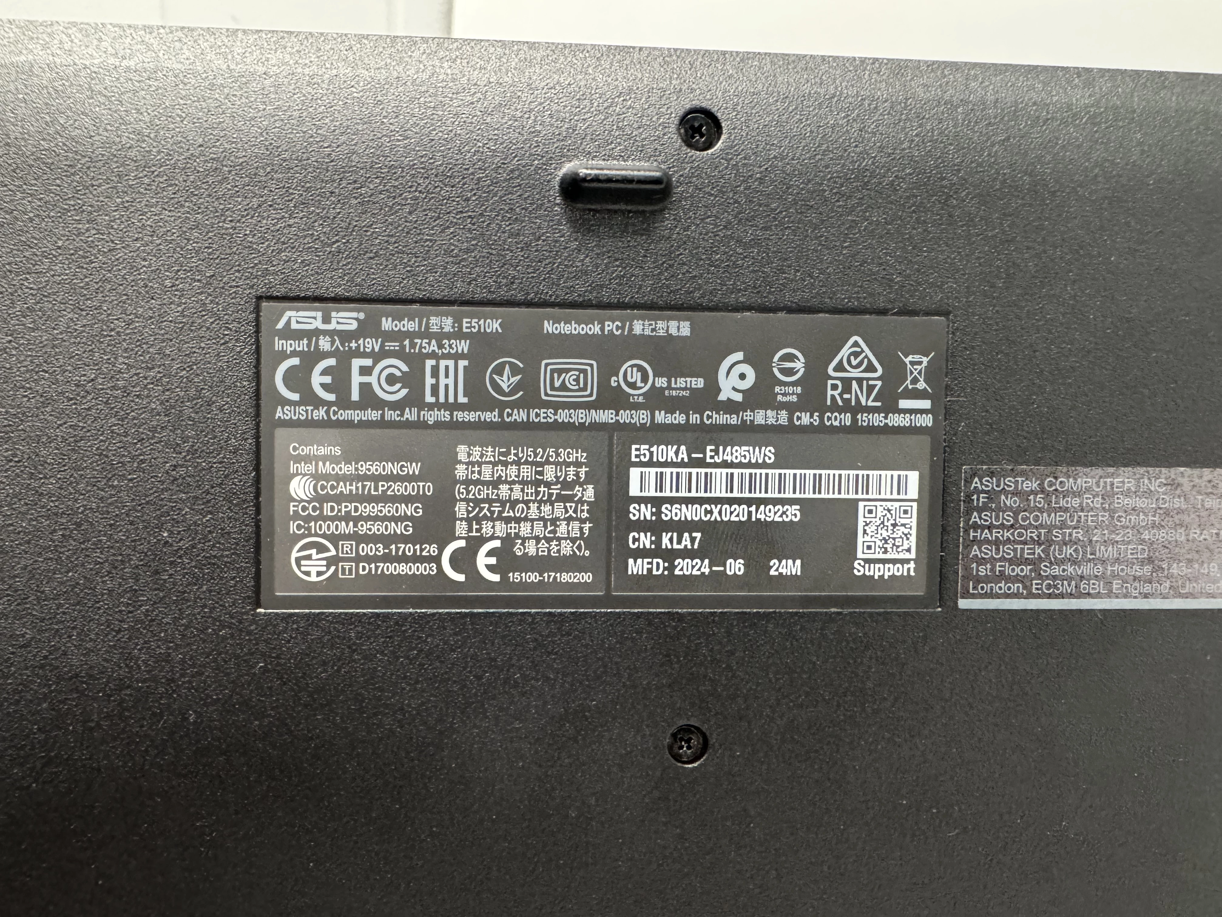 laptop-asus-e510-4128gb-zasilacz-przekatna-ekranu-1560